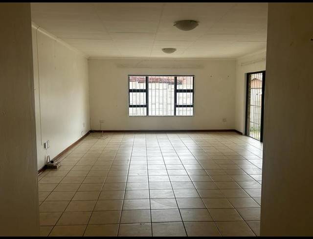 2 BEDROOM TOWNHOUSE FOR SALE IN MEYERVILLE